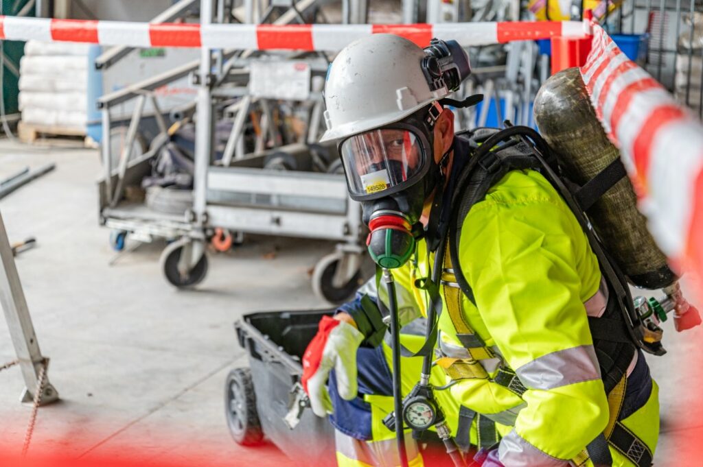 Le garde d'incendie de Safety Masters s'occupe de la sécurité lors des travaux.