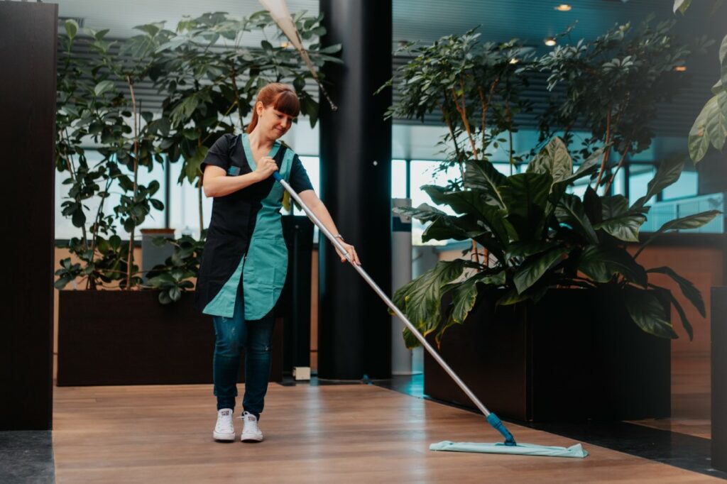 Poetsfirma Cleaning Masters is op zoek naar extra schoonmaak personeel ter versterking van de mobiele ploeg in de regio Hasselt - Bree - Genk (Limburg).