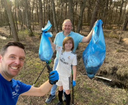 Nicolas de Schutter (chairman of Multi Masters Group) and his family went out with Thomas De Groote of River Cleanup to collect litter as part of the River Cleanup Challenge.