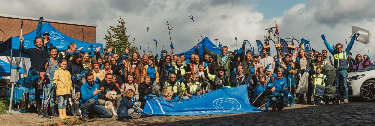Zwerfvuilactie River Cleanup Stormkop Antwerpen op World Cleanup Day (17 september 2022)