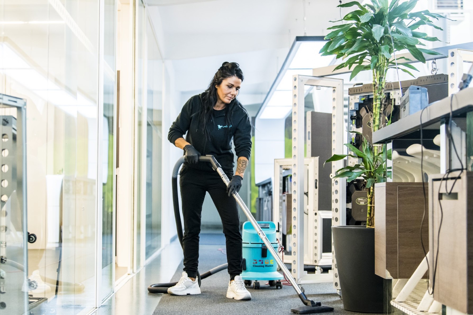 Nettoyage des bureaux pendant ou dehores les heures de travail, la visibilité du nettoyage - Cleaning Masters