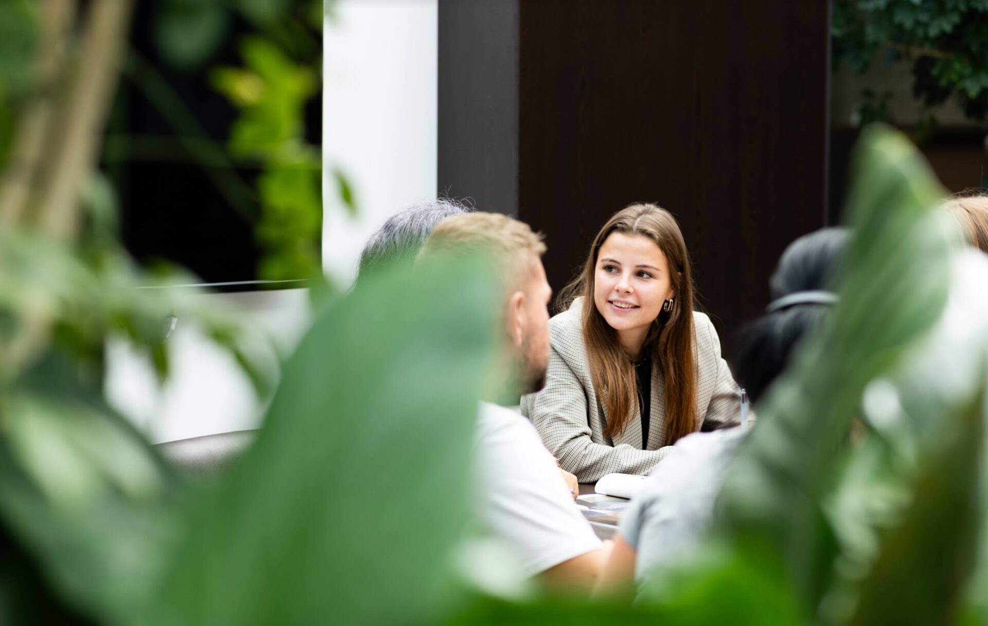 Groene werkomgeving - kantoor - tevreden werknemers - Multi Masters Group