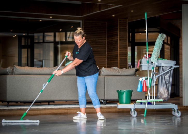 cleaning - mopping - floor cleaning - cleaning material - Cleaning Masters - avoid cleaning mistakes