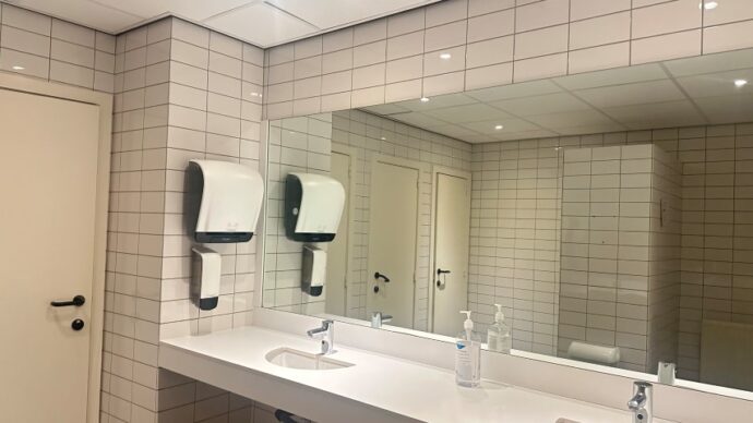 Proper sanitair in scholen is een absolute must - Multi Masters Group zorgt ervoor - clean sanitary at school is a must