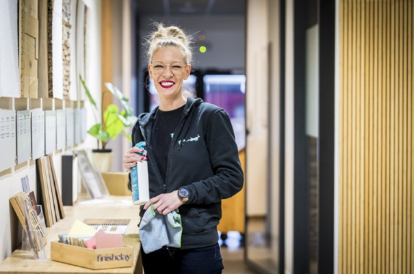 poetsdame Cleaning Masters schoonmaak bij Ecobati
