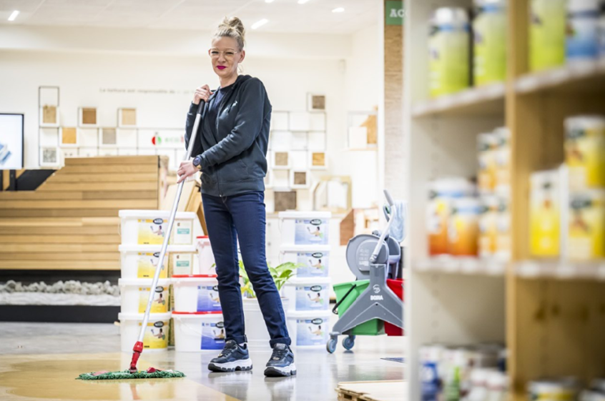 poetsdame Cleaning Masters moppen schoonmaak Ecobati