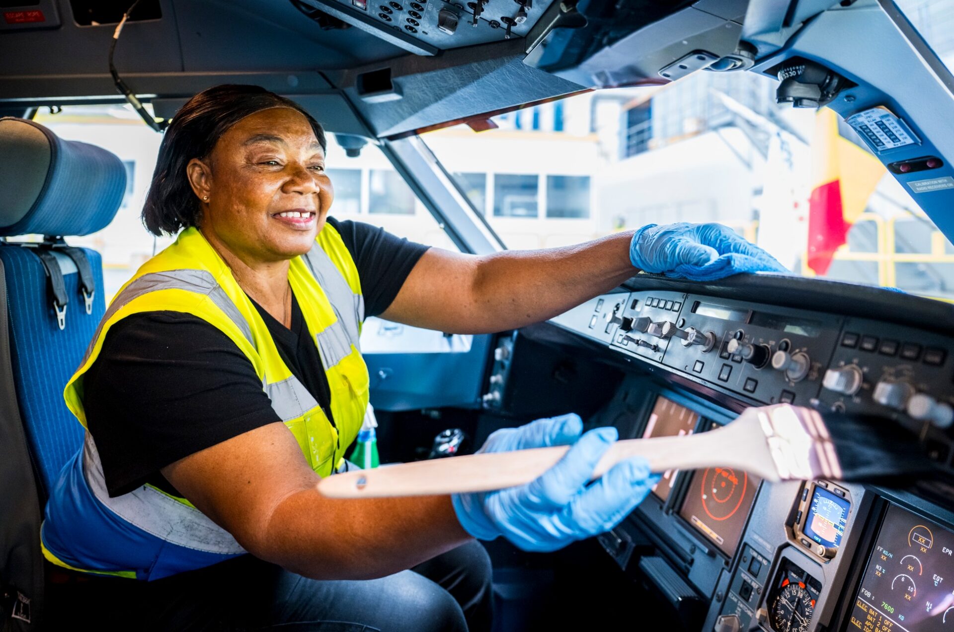 cleaning - cockpit - Brussels Airlines - Mobility Masters - Multi Masters Group